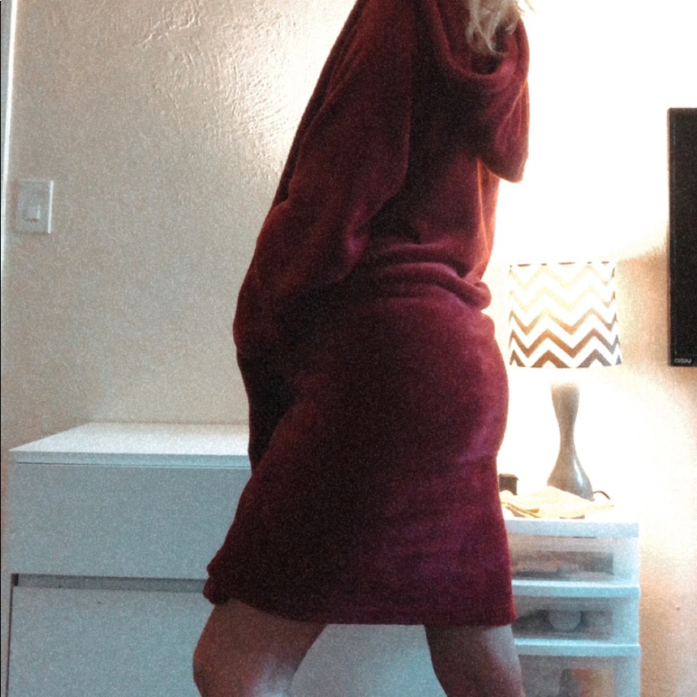 Soft Red Robe w/ Hood - Picture 7 of 7